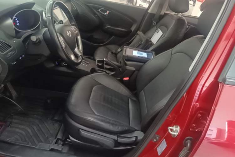 Used Hyundai ix35 2013 2.0L Automatic Two-Wheel Drive Smart GLS China IV Standard Left Front Seat