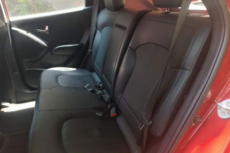 Used Hyundai ix35 2013 2.0L Automatic Two-Wheel Drive Smart GLS China V Standard Left Rear Seat