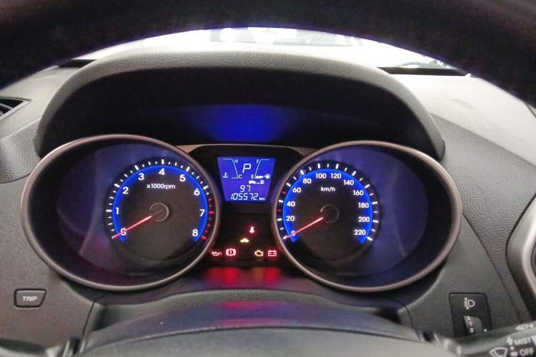 Used Hyundai ix35 2013 2.0L Automatic Two-Wheel Drive Smart GLS China IV Standard Odometer Close Up