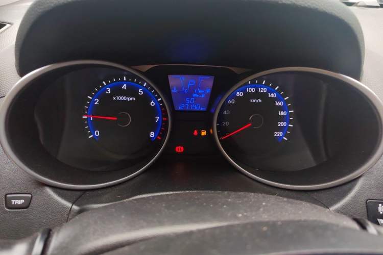 Used Hyundai ix35 2013 2.0L Automatic Two-Wheel Drive Smart GLS China IV Standard Odometer Close Up