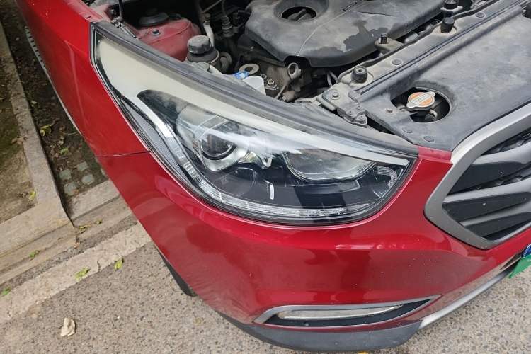 Used Hyundai ix35 2013 2.0L Automatic Two-Wheel Drive Smart GLS China IV Standard Right Front Headlight