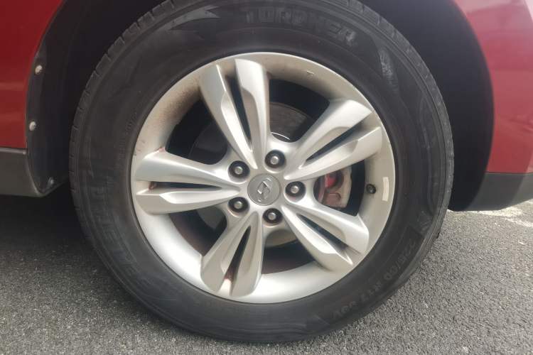 Used Hyundai ix35 2013 2.0L Automatic Two-Wheel Drive Smart GLS China IV Standard Right Front Wheel Hub