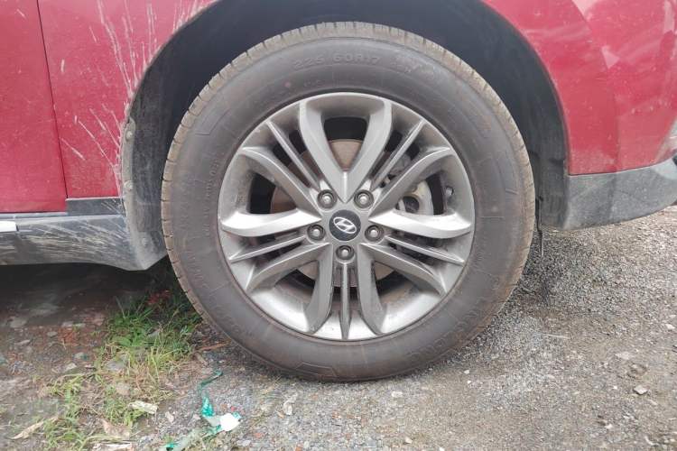 Used Hyundai ix35 2013 2.0L Automatic Two-Wheel Drive Smart GLS China IV Standard Right Front Wheel Hub
