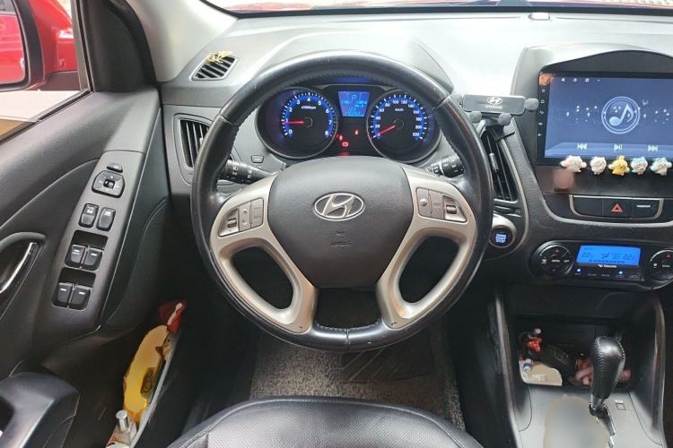 Used Hyundai ix35 2013 2.0L Automatic Two-Wheel Drive Smart GLS China IV Standard Steering Wheel
