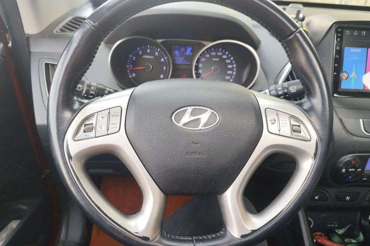 Used Hyundai ix35 2013 2.0L Automatic Two-Wheel Drive Smart GLS China IV Standard Steering Wheel