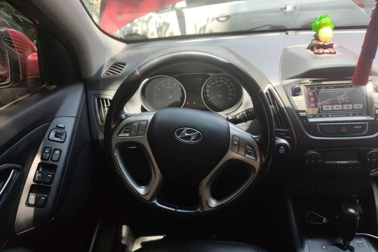 Used Hyundai ix35 2013 2.0L Automatic Two-Wheel Drive Smart GLS China V Standard Steering Wheel