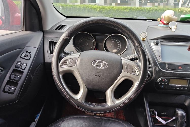 Used Hyundai ix35 2013 2.0L Automatic Two-Wheel Drive Smart GLS China IV Standard Steering Wheel