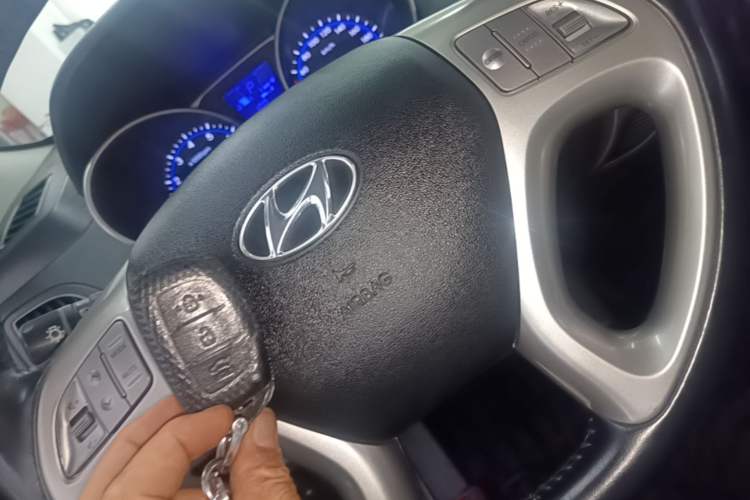 Used Hyundai ix35 2013 2.0L Automatic Two-Wheel Drive Smart GLS China IV Standard Vehicle Key