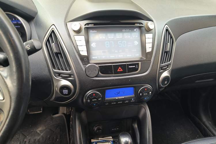 Used Hyundai ix35 2013 2.0L Automatic Two-Wheel Drive Smart GLS China IV Standard Audio And AC Panel