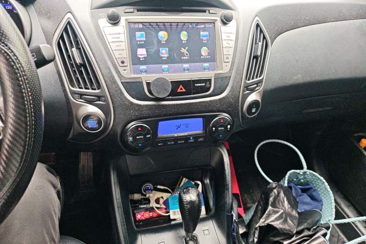 Used Hyundai ix35 2013 2.0L Automatic Two-Wheel Drive Smart GLS China IV Standard Audio And AC Panel