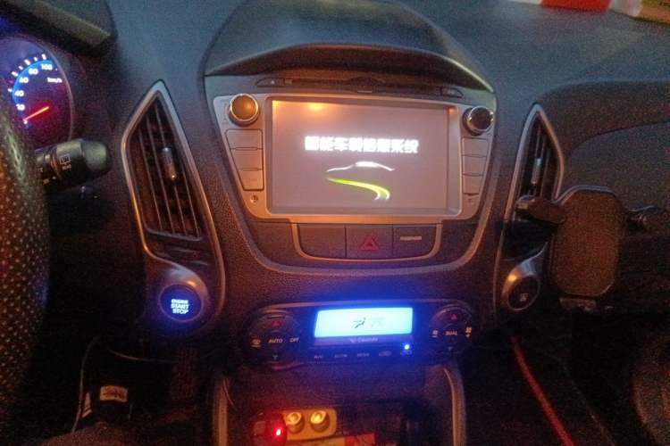 Used Hyundai ix35 2013 2.0L Automatic Two-Wheel Drive Smart GLS China IV Standard Audio And AC Panel