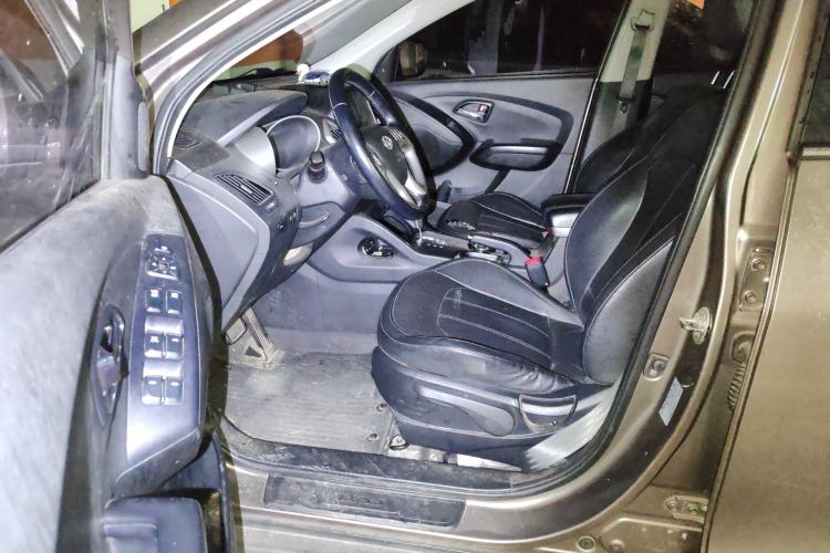 Used Hyundai ix35 2013 2.0L Automatic Two-Wheel Drive Smart GLS China IV Standard Driver Seat