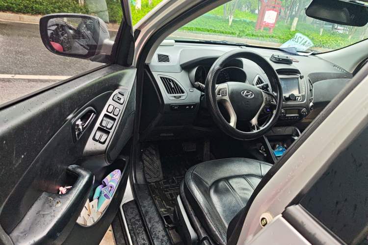 Used Hyundai ix35 2013 2.0L Automatic Two-Wheel Drive Smart GLS China IV Standard Driver Seat
