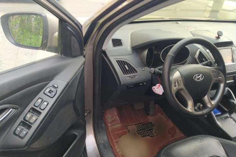 Used Hyundai ix35 2013 2.0L Automatic Two-Wheel Drive Smart GLS China IV Standard Driver Seat