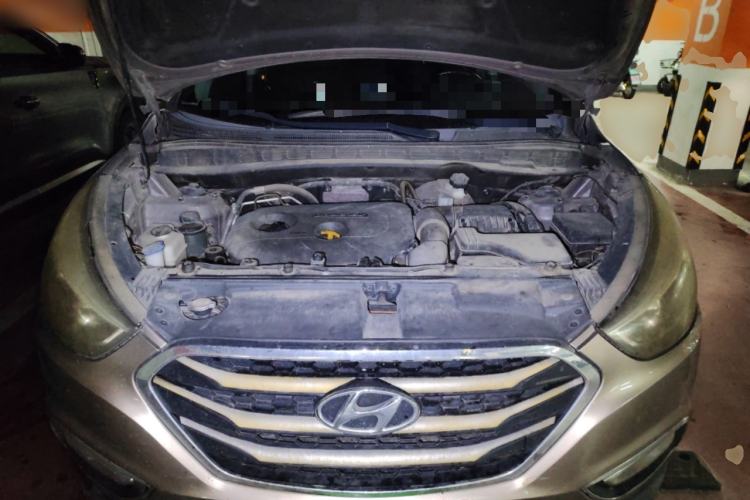Used Hyundai ix35 2013 2.0L Automatic Two-Wheel Drive Smart GLS China IV Standard Engine Bay