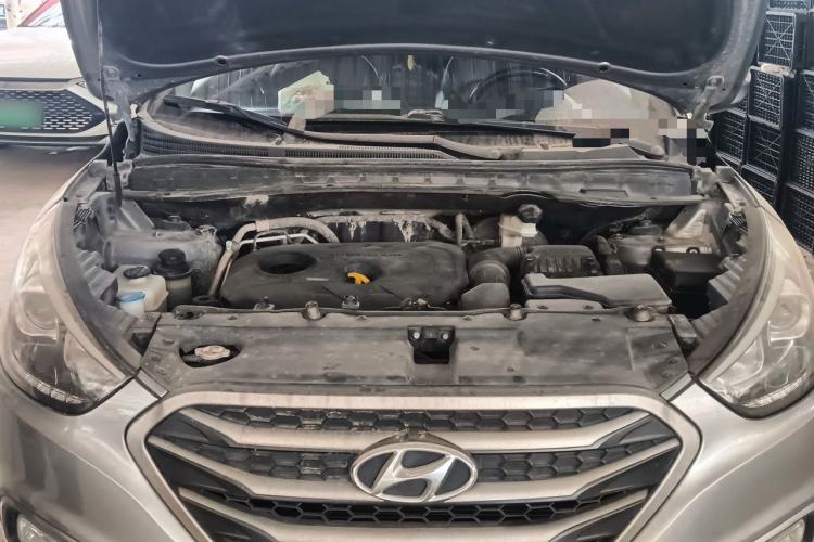 Used Hyundai ix35 2013 2.0L Automatic Two-Wheel Drive Smart GLS China IV Standard Engine Bay