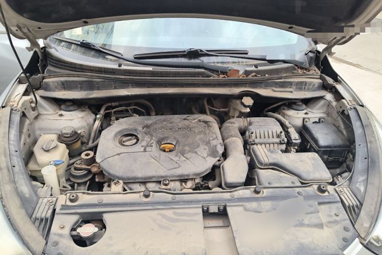 Used Hyundai ix35 2013 2.0L Automatic Two-Wheel Drive Smart GLS China IV Standard Engine Bay