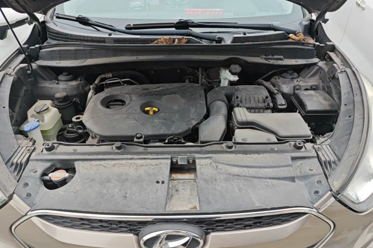 Used Hyundai ix35 2013 2.0L Automatic Two-Wheel Drive Smart GLS China IV Standard Engine Bay