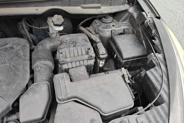 Used Hyundai ix35 2013 2.0L Automatic Two-Wheel Drive Smart GLS China IV Standard Engine Bay Left