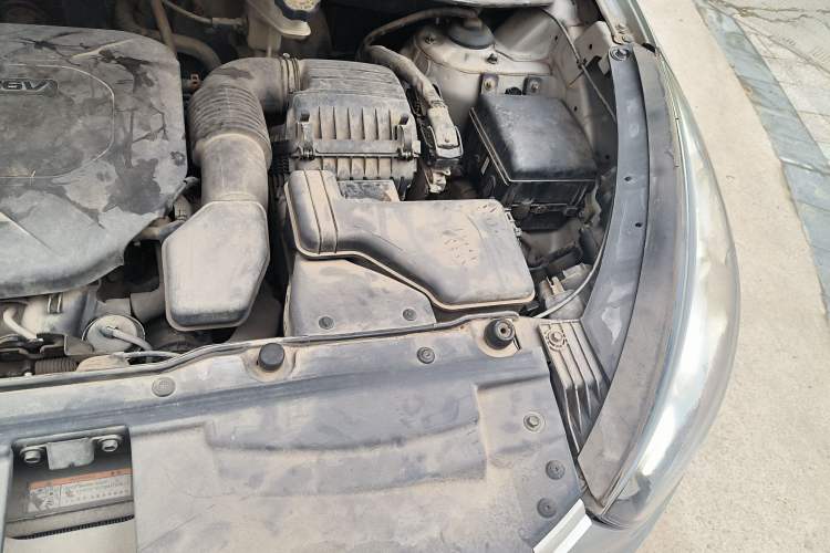 Used Hyundai ix35 2013 2.0L Automatic Two-Wheel Drive Smart GLS China IV Standard Engine Bay Left