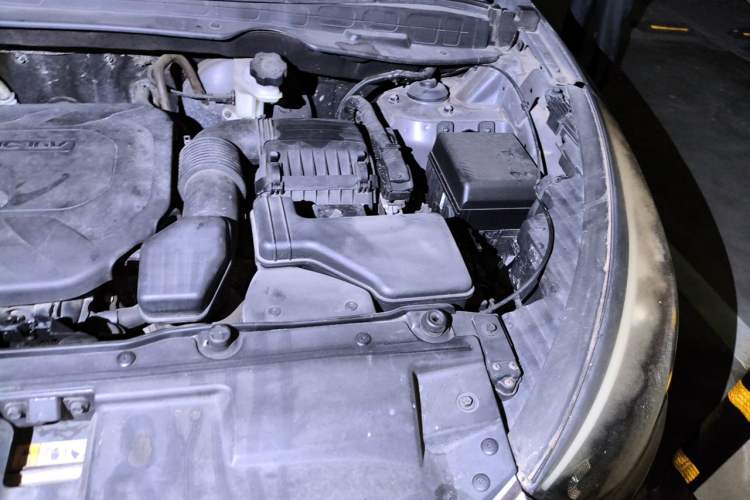 Used Hyundai ix35 2013 2.0L Automatic Two-Wheel Drive Smart GLS China IV Standard Engine Bay Left