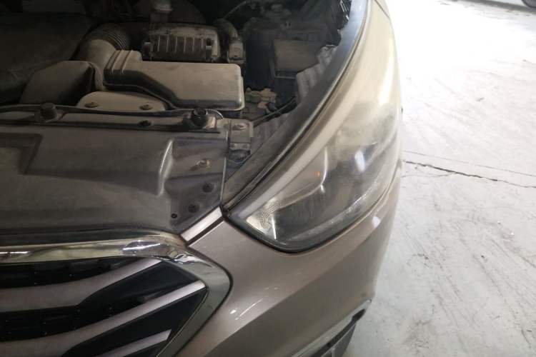 Used Hyundai ix35 2013 2.0L Automatic 2WD Comfort GL China IV Standard Engine Bay Left