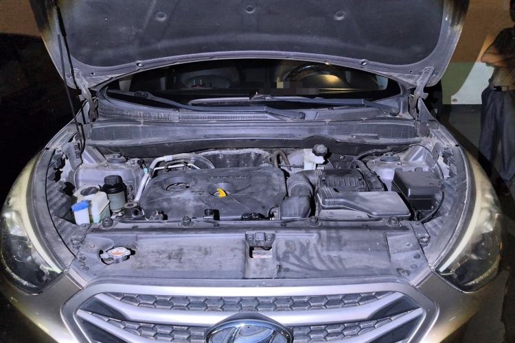 Used Hyundai ix35 2013 2.0L Automatic Two-Wheel Drive Smart GLS China IV Standard Engine Bay
