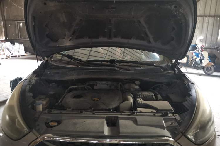 Used Hyundai ix35 2013 2.0L Automatic 2WD Comfort GL China IV Standard Engine Bay