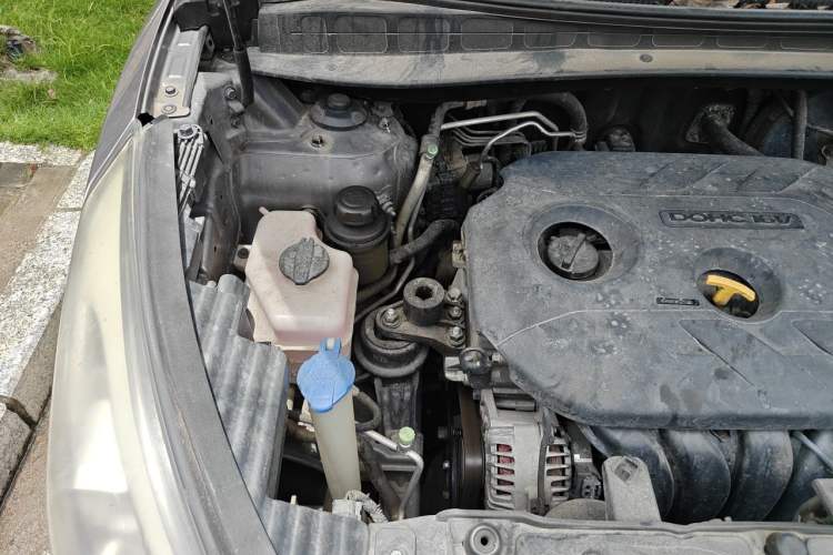 Used Hyundai ix35 2013 2.0L Automatic Two-Wheel Drive Smart GLS China IV Standard Engine Bay Right