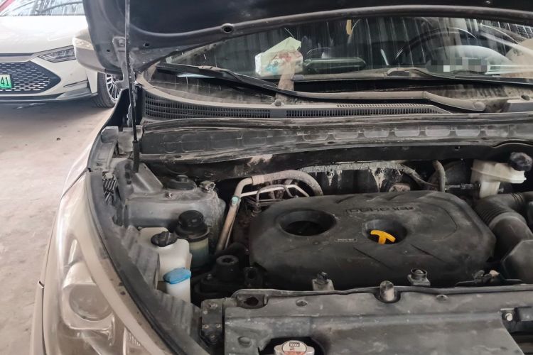 Used Hyundai ix35 2013 2.0L Automatic Two-Wheel Drive Smart GLS China IV Standard Engine Bay Right