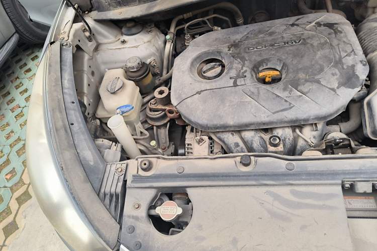 Used Hyundai ix35 2013 2.0L Automatic Two-Wheel Drive Smart GLS China IV Standard Engine Bay Right