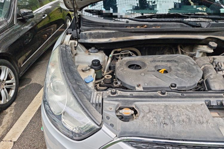 Used Hyundai ix35 2013 2.0L Automatic Two-Wheel Drive Smart GLS China IV Standard Engine Bay Right