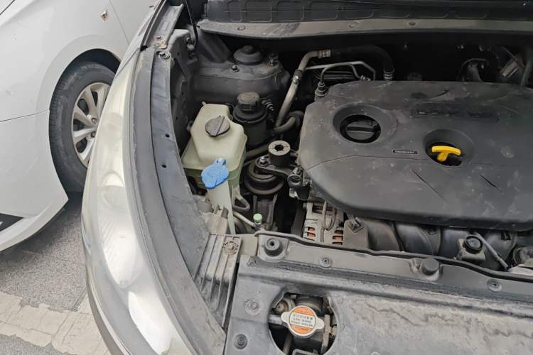 Used Hyundai ix35 2013 2.0L Automatic Two-Wheel Drive Smart GLS China IV Standard Engine Bay Right