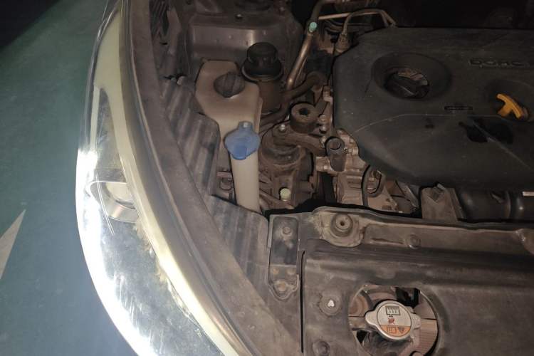 Used Hyundai ix35 2013 2.0L Automatic Two-Wheel Drive Smart GLS China IV Standard Engine Bay Right