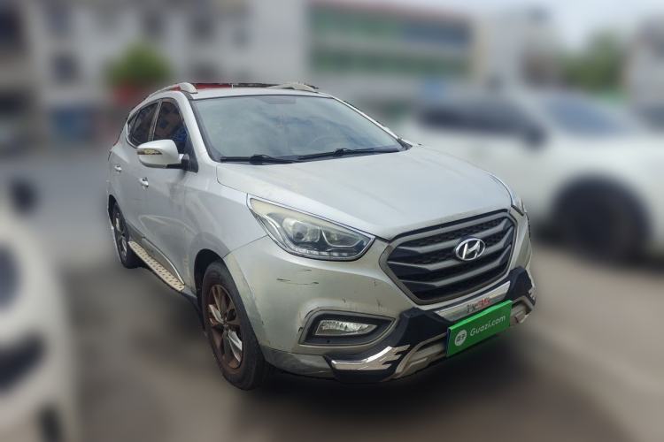 Used Hyundai ix35 2013 2.0L Manual 2WD Comfort GL China IV Standard Front Right 45 Deg