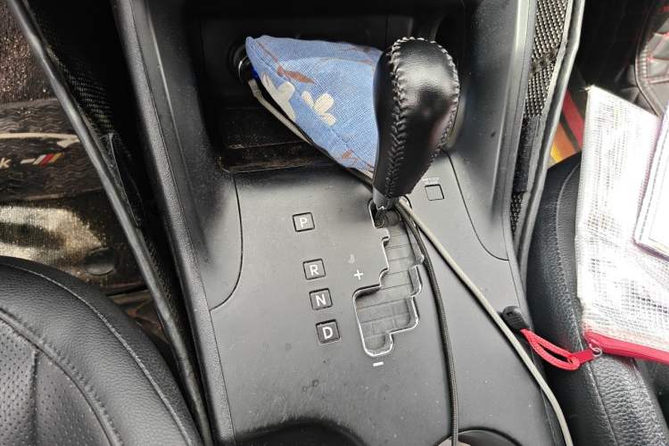 Used Hyundai ix35 2013 2.0L Automatic Two-Wheel Drive Smart GLS China IV Standard Gear Lever