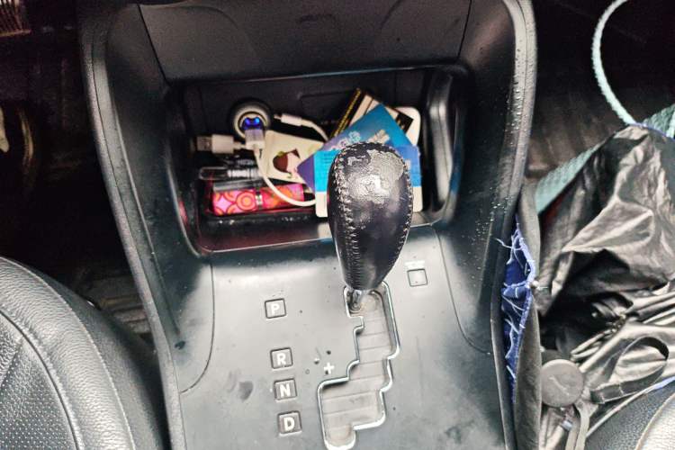 Used Hyundai ix35 2013 2.0L Automatic Two-Wheel Drive Smart GLS China IV Standard Gear Lever