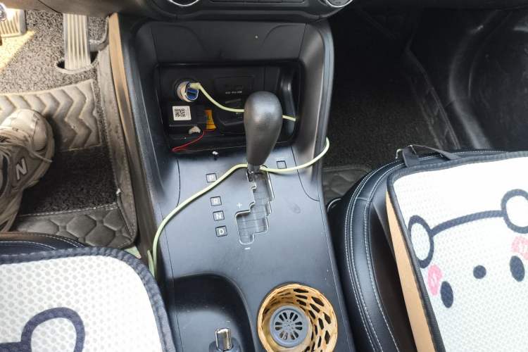 Used Hyundai ix35 2013 2.0L Automatic 2WD Comfort GL China IV Standard Gear Lever