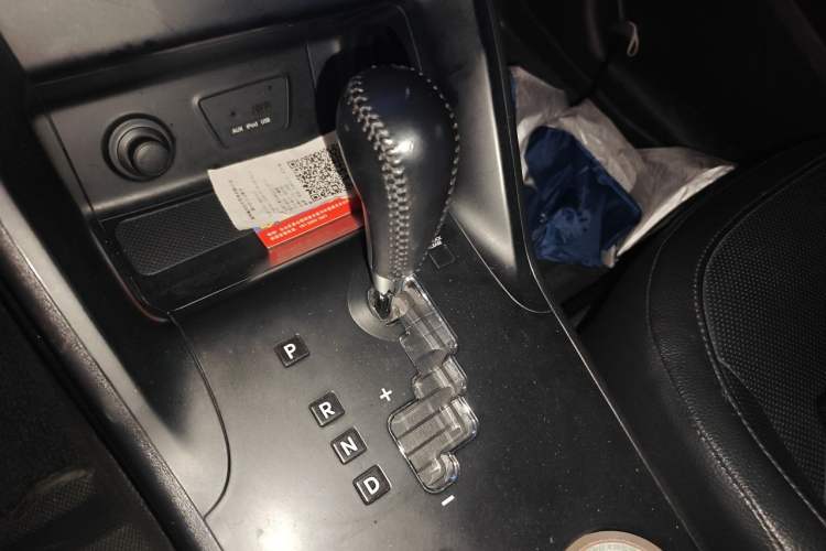 Used Hyundai ix35 2013 2.0L Automatic Two-Wheel Drive Smart GLS China IV Standard Gear Lever