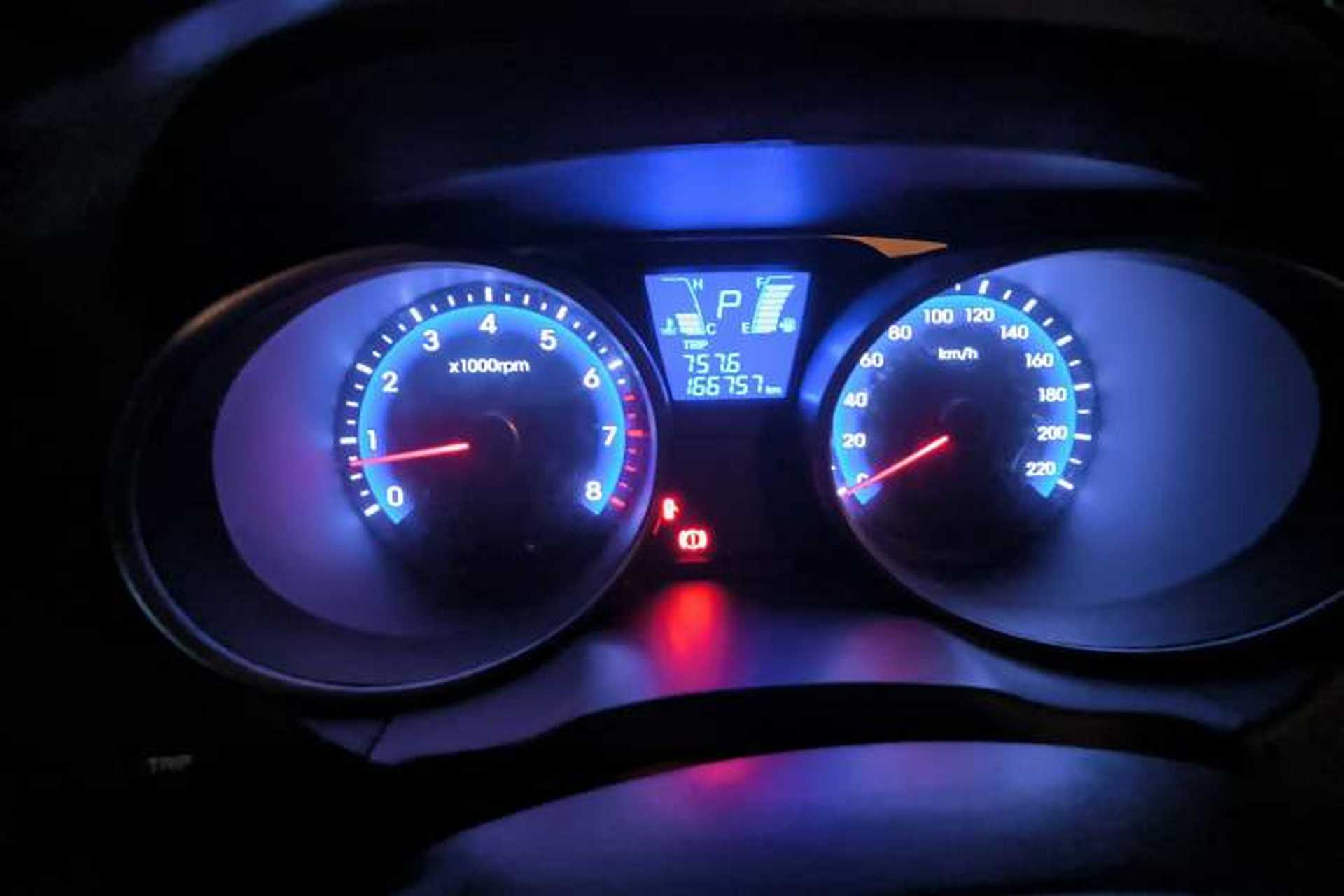 Used Hyundai ix35 2013 2.0L Automatic 4x4 Intelligent GLS China IV Standard Instrument Cluster