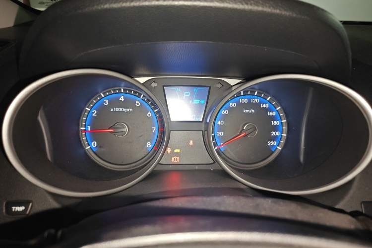 Used Hyundai ix35 2013 2.0L Automatic Two-Wheel Drive Smart GLS China IV Standard Instrument Cluster
