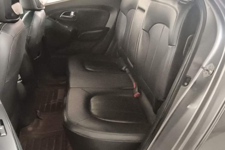 Used Hyundai ix35 2013 2.0L Automatic Two-Wheel Drive Smart GLS China IV Standard Left Rear Seat