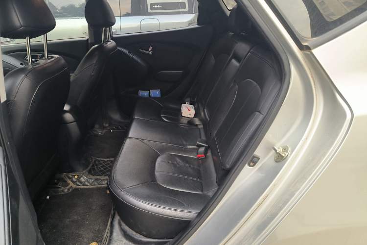 Used Hyundai ix35 2013 2.0L Automatic Two-Wheel Drive Smart GLS China IV Standard Left Rear Seat