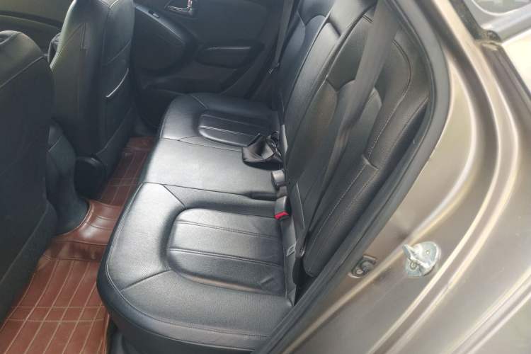 Used Hyundai ix35 2013 2.0L Automatic Two-Wheel Drive Smart GLS China IV Standard Left Rear Seat