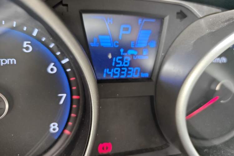 Used Hyundai ix35 2013 2.0L Automatic Two-Wheel Drive Smart GLS China IV Standard Odometer Close Up