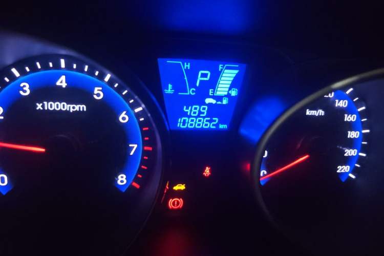 Used Hyundai ix35 2013 2.0L Automatic Two-Wheel Drive Smart GLS China IV Standard Odometer Close Up