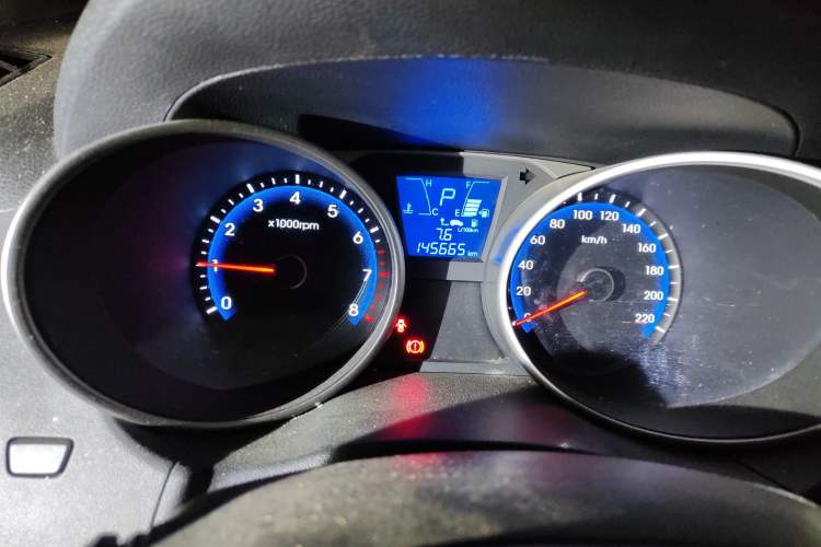 Used Hyundai ix35 2013 2.0L Automatic Two-Wheel Drive Smart GLS China IV Standard Odometer Close Up