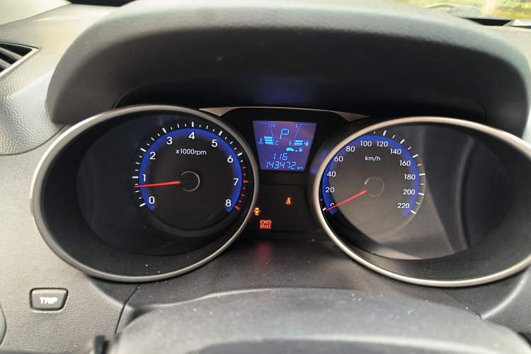 Used Hyundai ix35 2013 2.0L Automatic Two-Wheel Drive Smart GLS China IV Standard Odometer Close Up