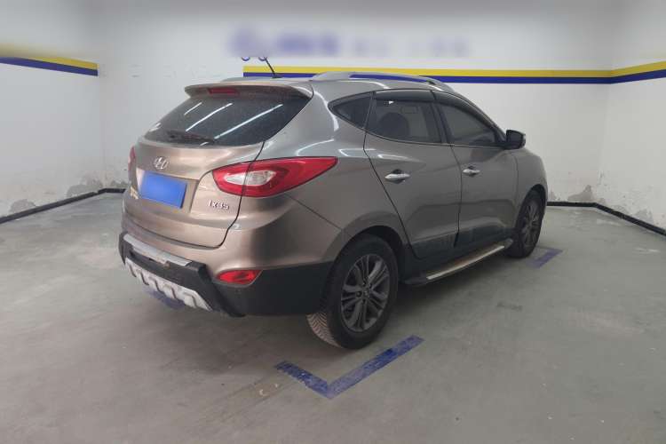 Used Hyundai ix35 2013 2.0L Automatic Two-Wheel Drive Smart GLS China IV Standard Rear Right 45 Deg