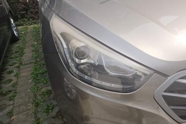 Used Hyundai ix35 2013 2.0L Manual 2WD Comfort GL China IV Standard Right Front Headlight